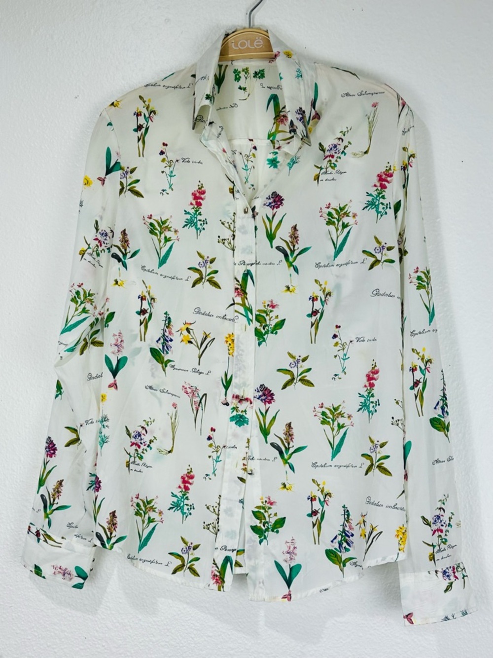 Cream Floral Button-Down Shirt with Subtle Botanical Print